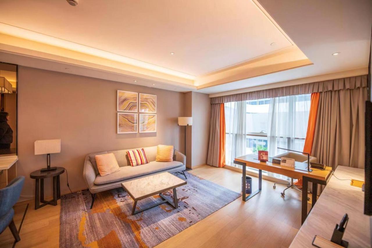 Hongqiao Primus - National Exhibition Center 2*